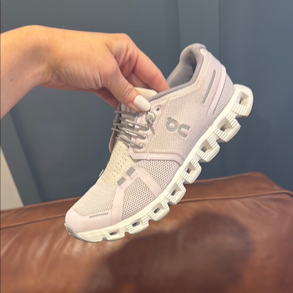 On Running Women's Running Shoes - Light Gray